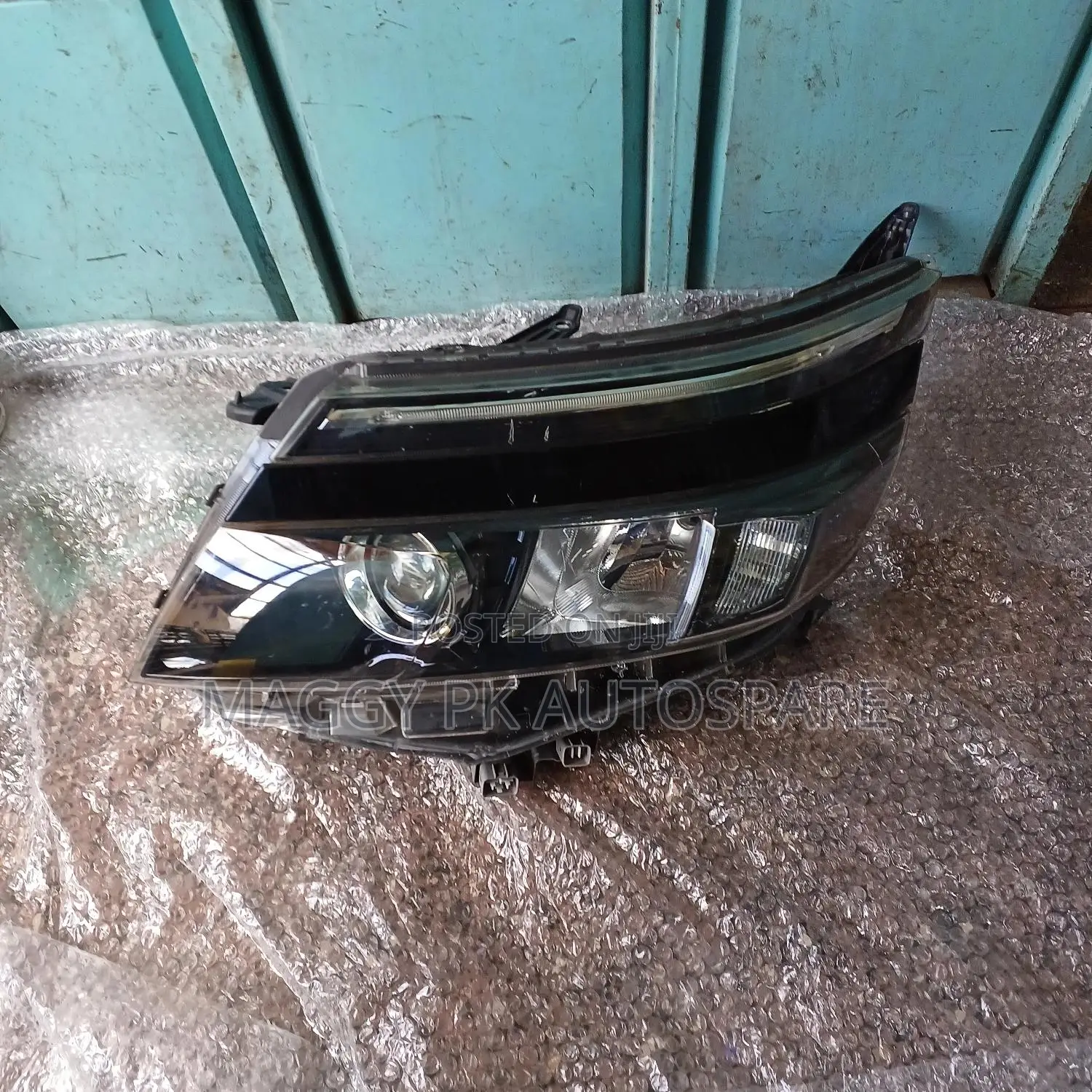 Voxy 2015 Model Headlight Xenon Type