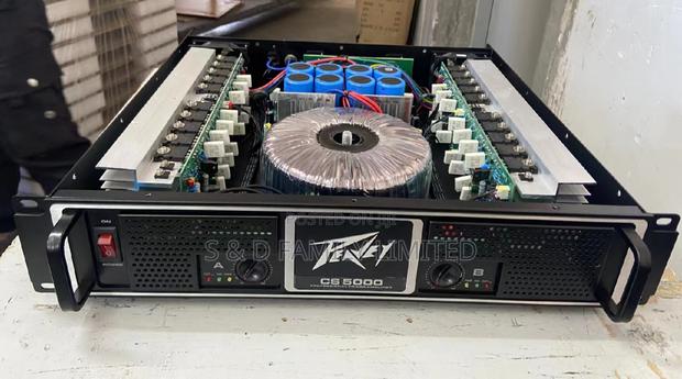 Peavey CS 5000 Power Amplifier - main view