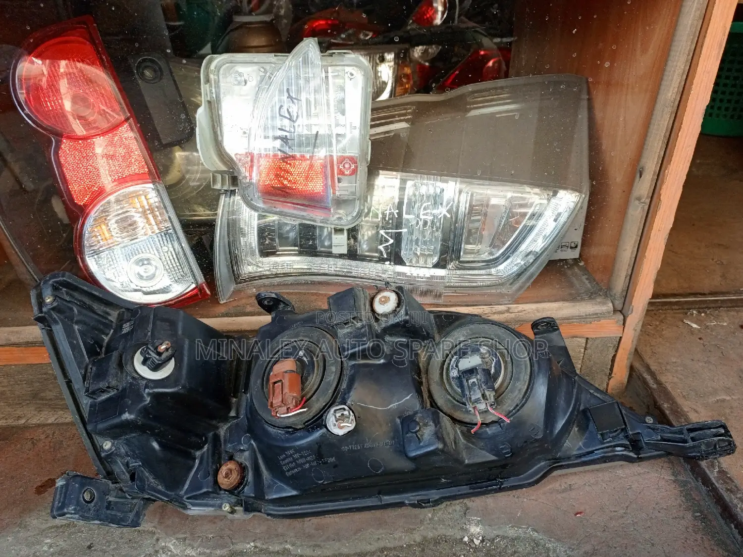 Vista Toyota Clear Headlights