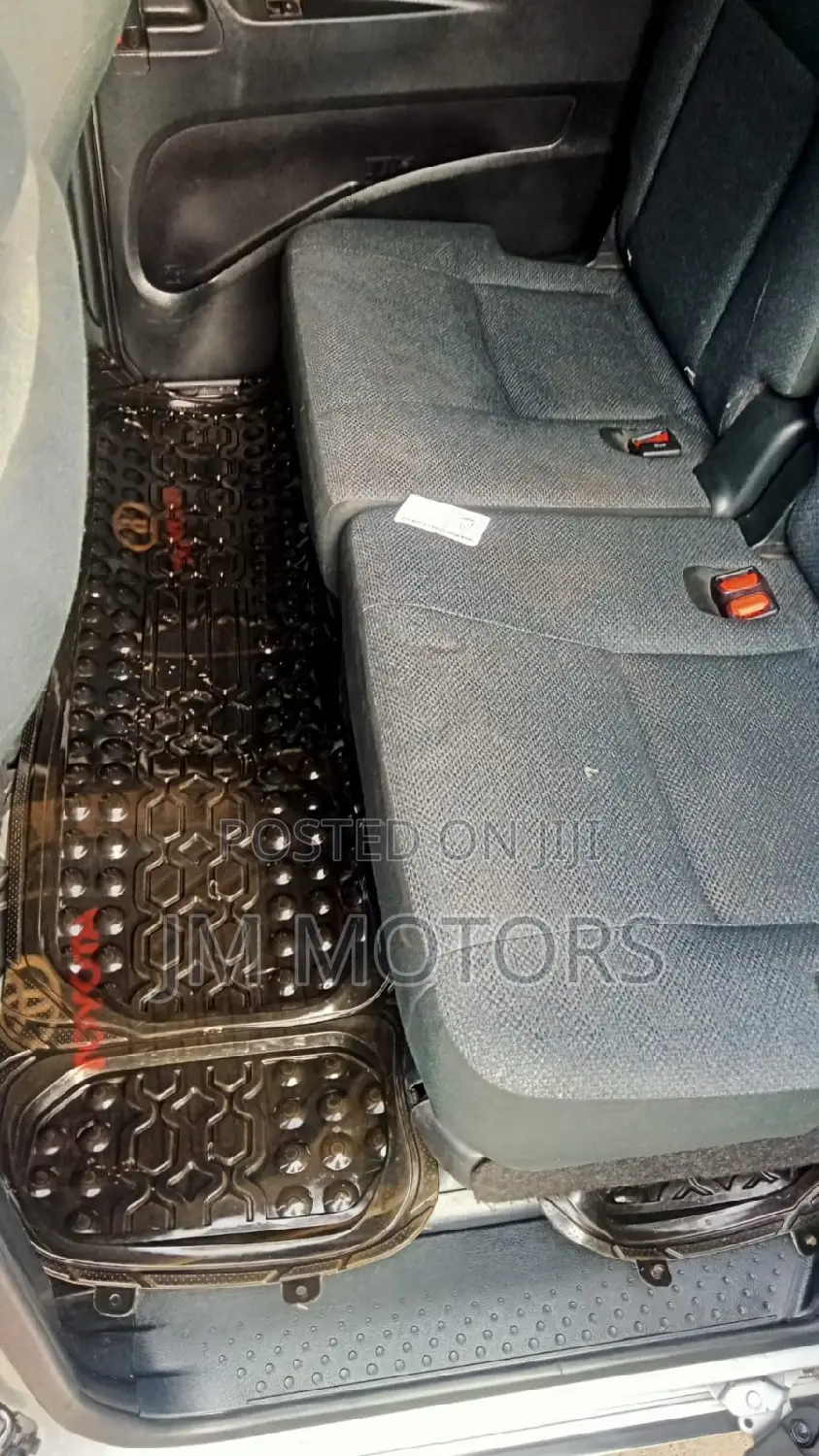 Toyota Sienta 2017 Silver