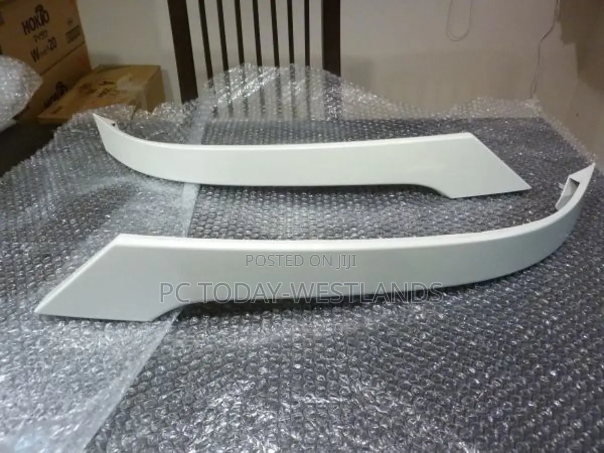 Toyota Vellfire Cover Headlamp, 5318158010A0 Genuine OEM Rt