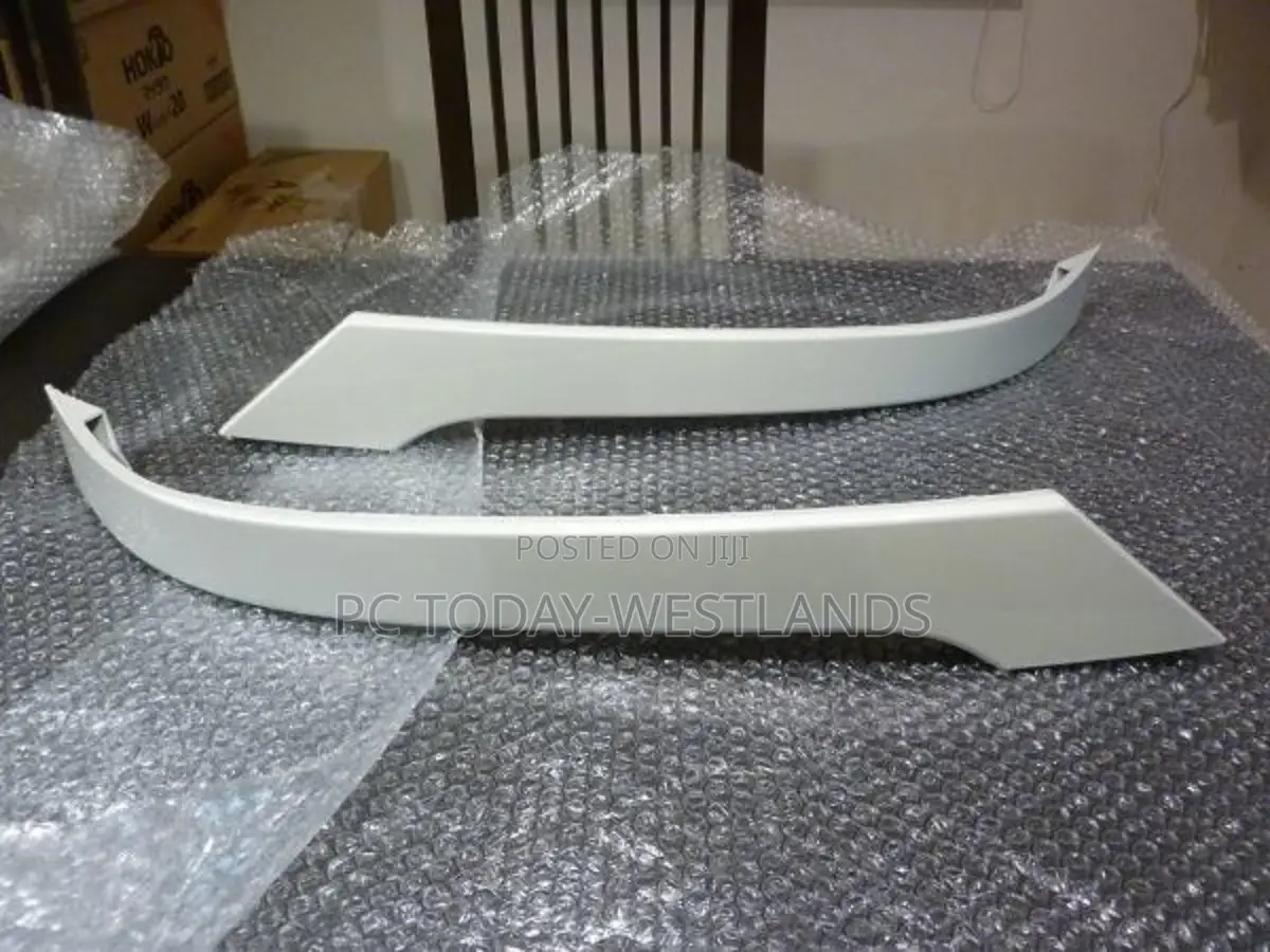Toyota Vellfire Cover Headlamp, 5318158010A0 Genuine OEM Rt