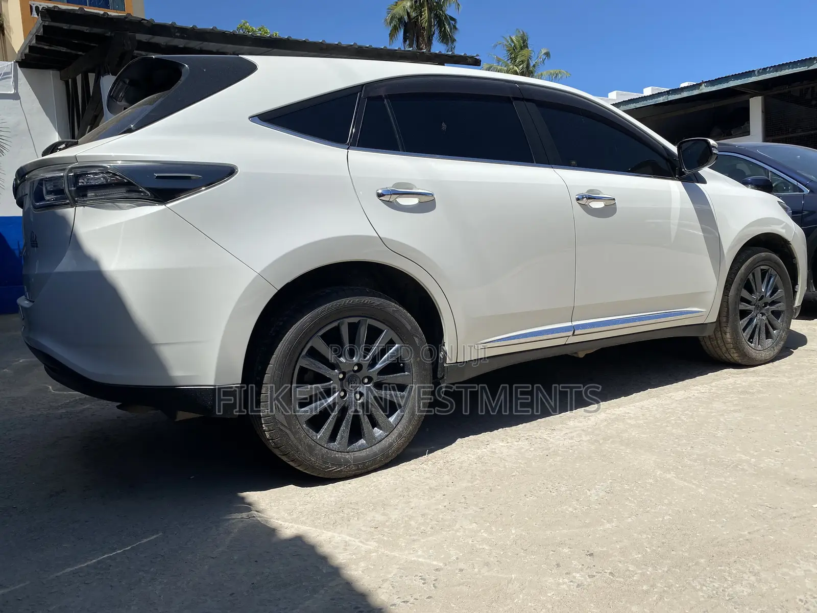 Toyota Harrier 2.0 2015 White