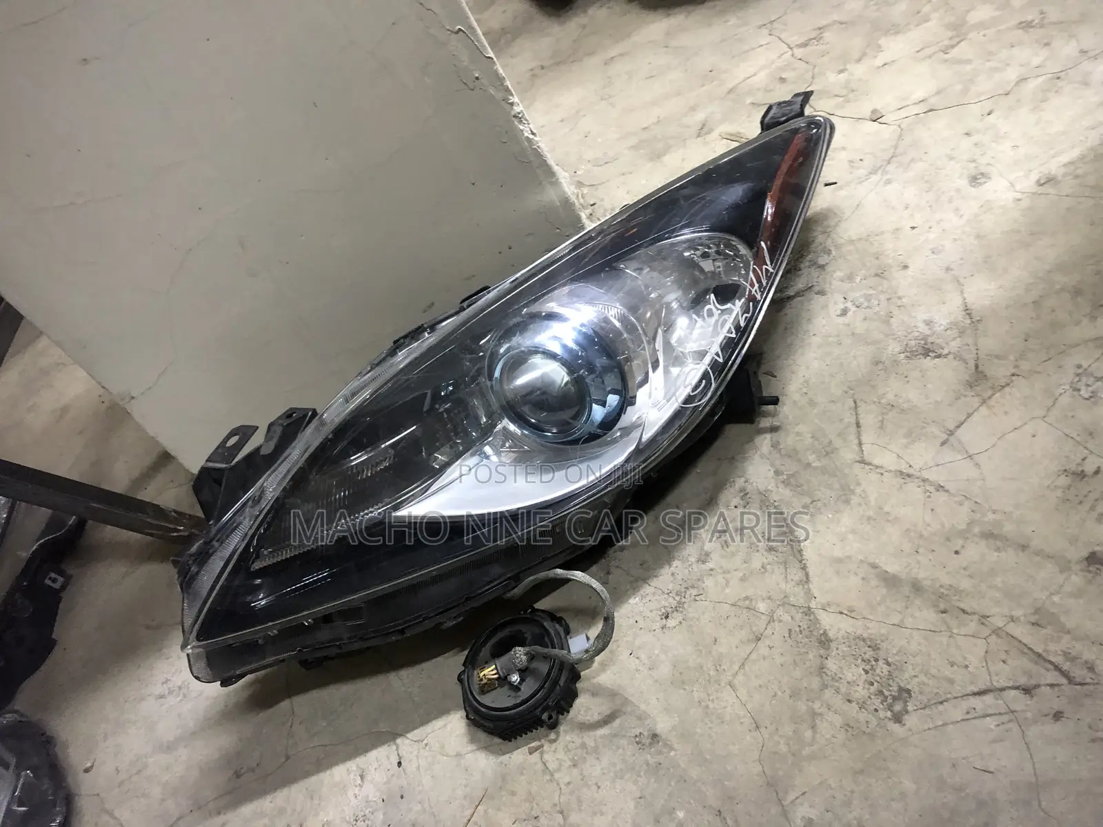 Mazda Axela 2010 Xenon Headlight