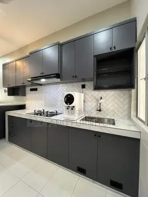 Modern Kitchen Cabinet / Kitchen Cupboard Fitter
