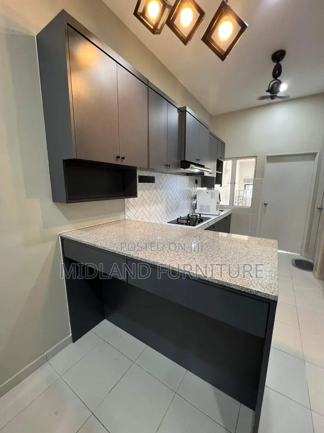 Modern Kitchen Cabinet / Kitchen Cupboard Fitter