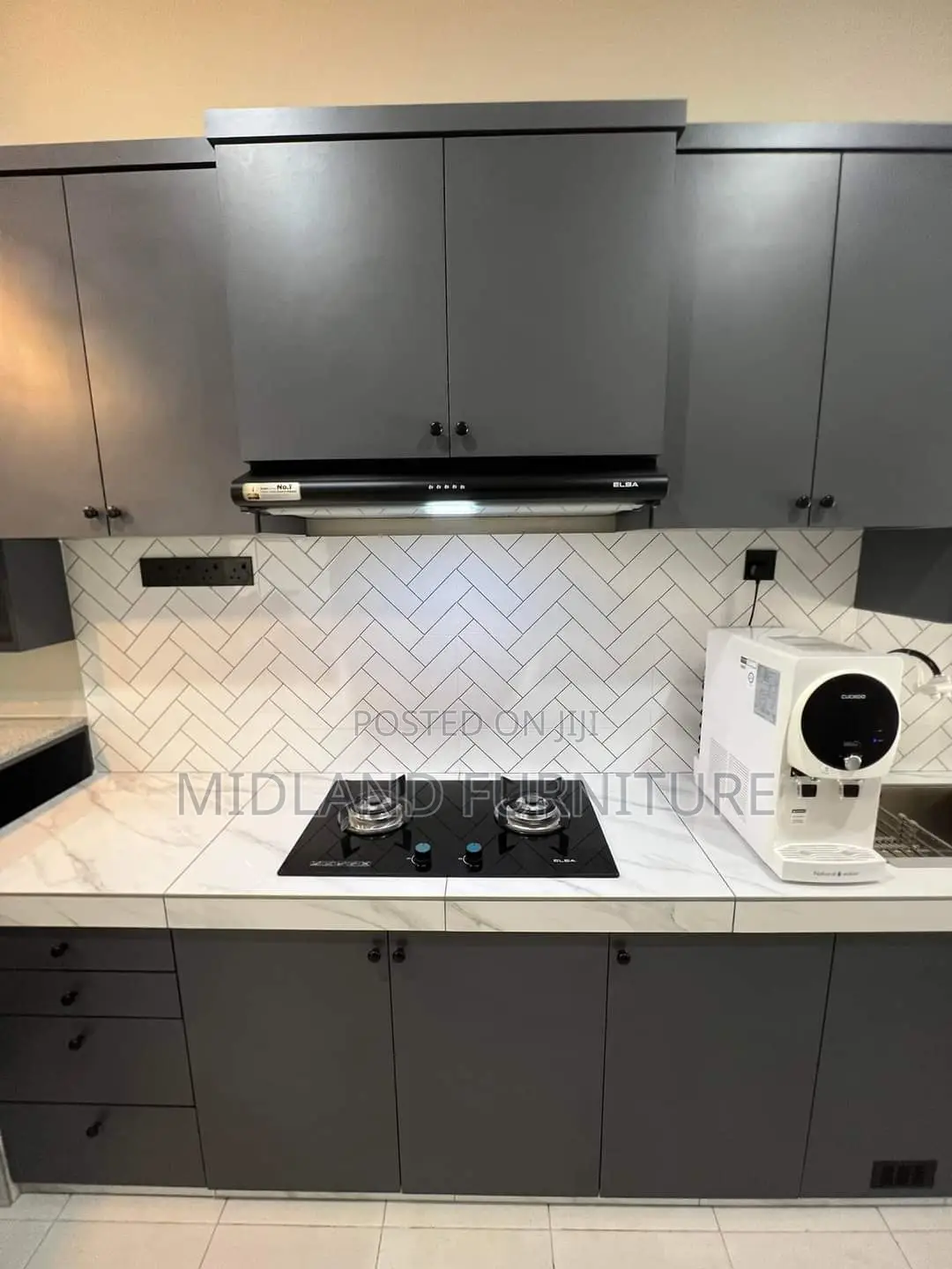 Modern Kitchen Cabinet / Kitchen Cupboard Fitter