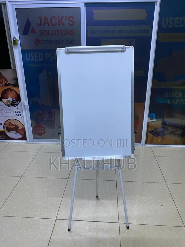 White Board White Board Flipchart Flipchart White Board - main view