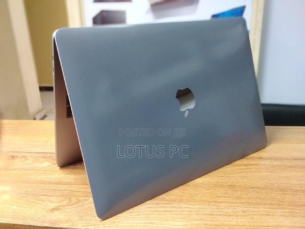 Laptop Apple MacBook Pro 2017 16GB Intel Core I7 SSD 512GB