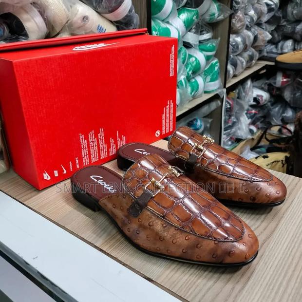New Brown Mule's Shoes - thumbnail 2