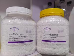 Potassium Hydroxide 100g - main view