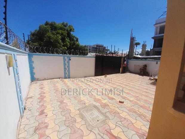 House on Sale - thumbnail 10