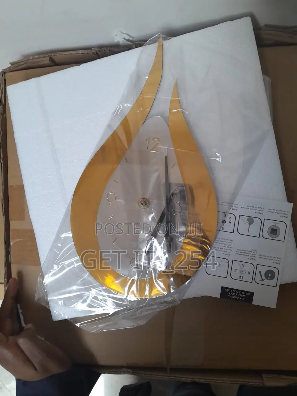 Wall Clock U Shaped