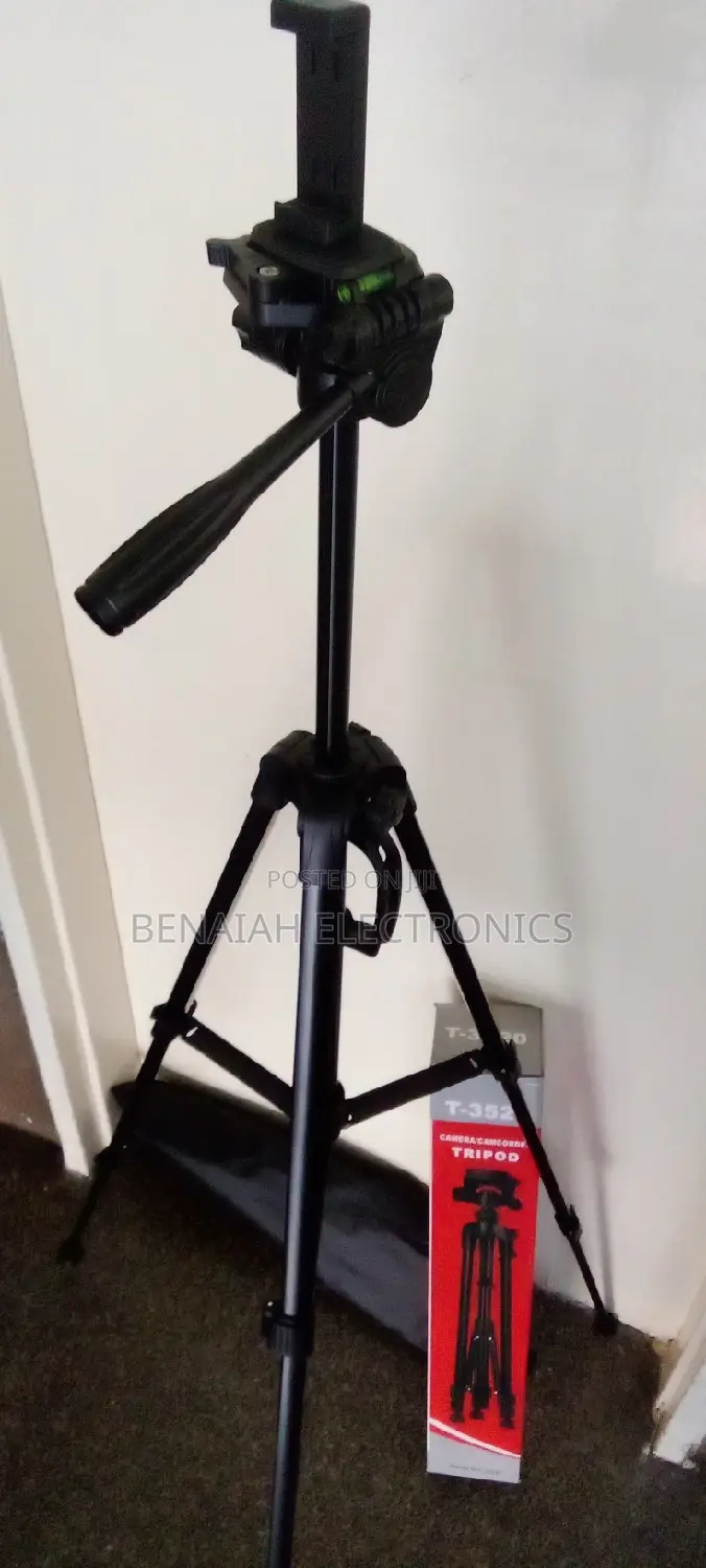 Weifeng WT-3520 Tripod Stand With Fluid Head Pan for Camera