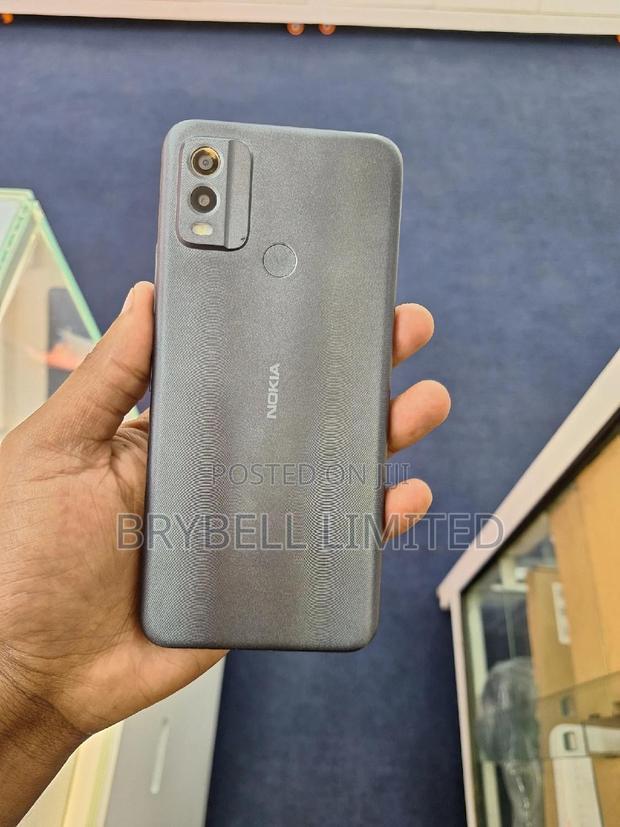 Nokia C32 128 GB Black - main view