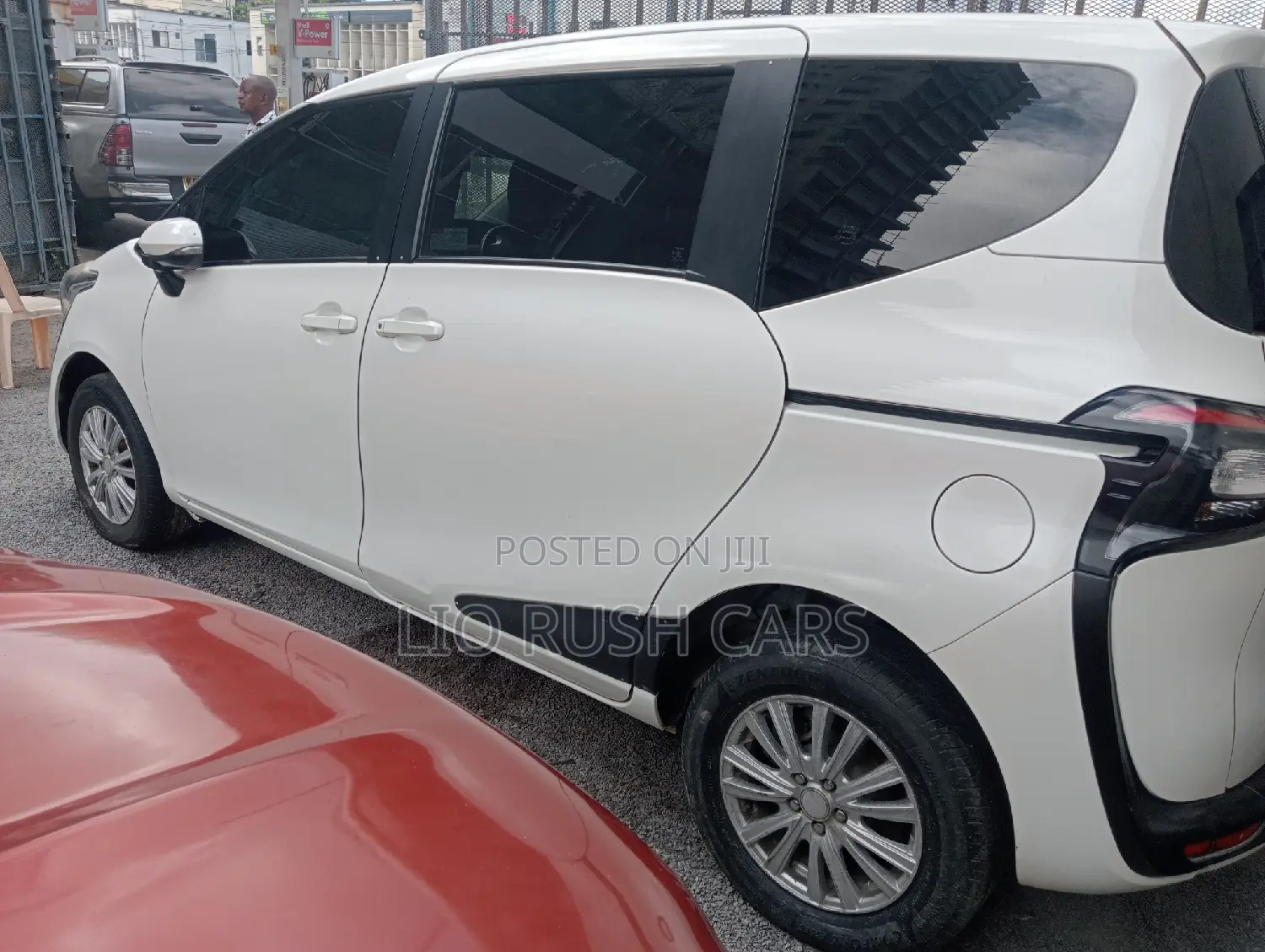Toyota Sienta 2016 White