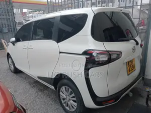 Toyota Sienta 2016 White