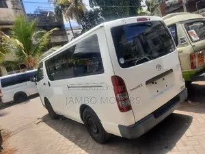 Toyota Regius 2017 White