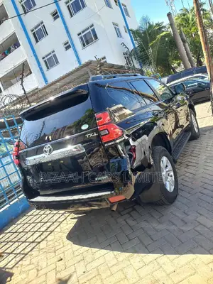 Toyota Land Cruiser Prado 2.7 2020 Black
