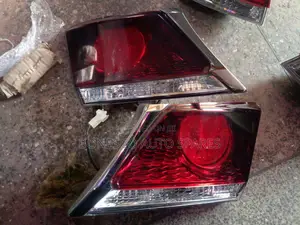 Toyota Crown Athlete (2013-2015) Boot Light