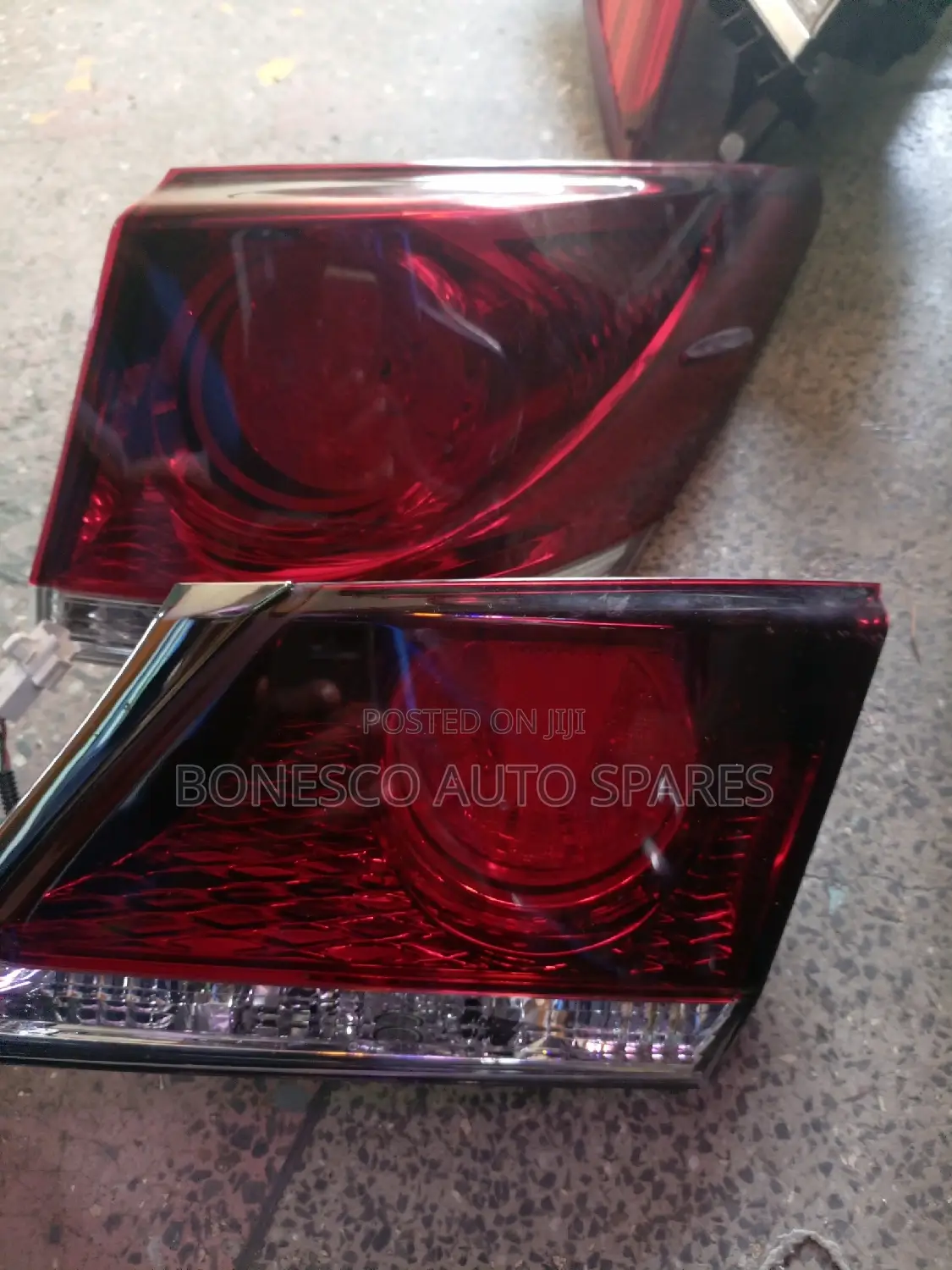 Toyota Crown Athlete (2013-2015) Boot Light