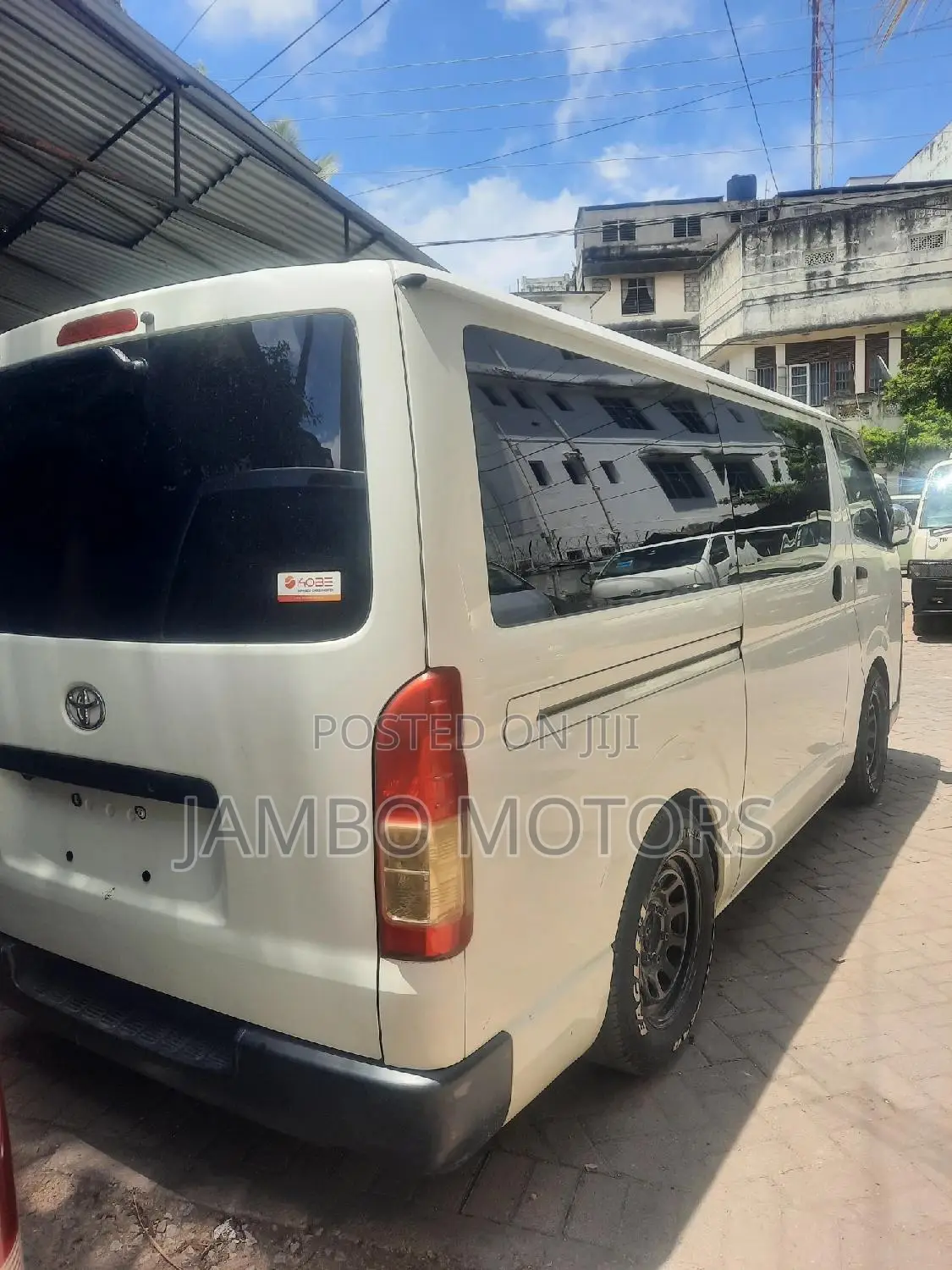 Toyota HiAce 2017 White