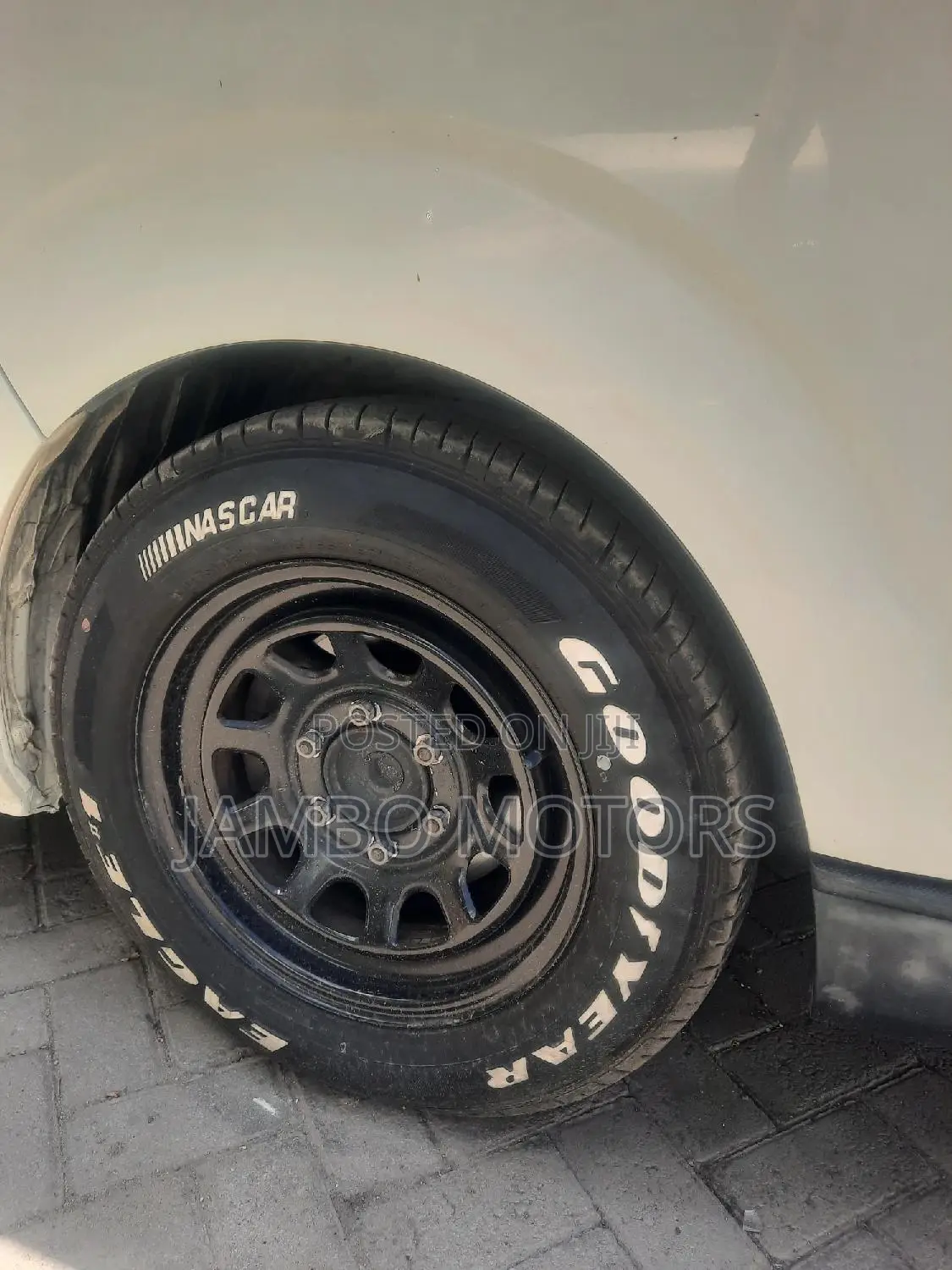 Toyota HiAce 2017 White