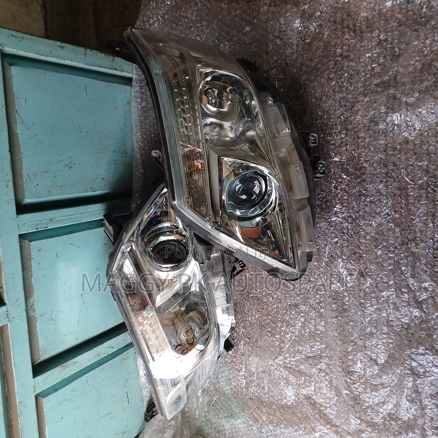 Noah New 2015 Model Headlight
