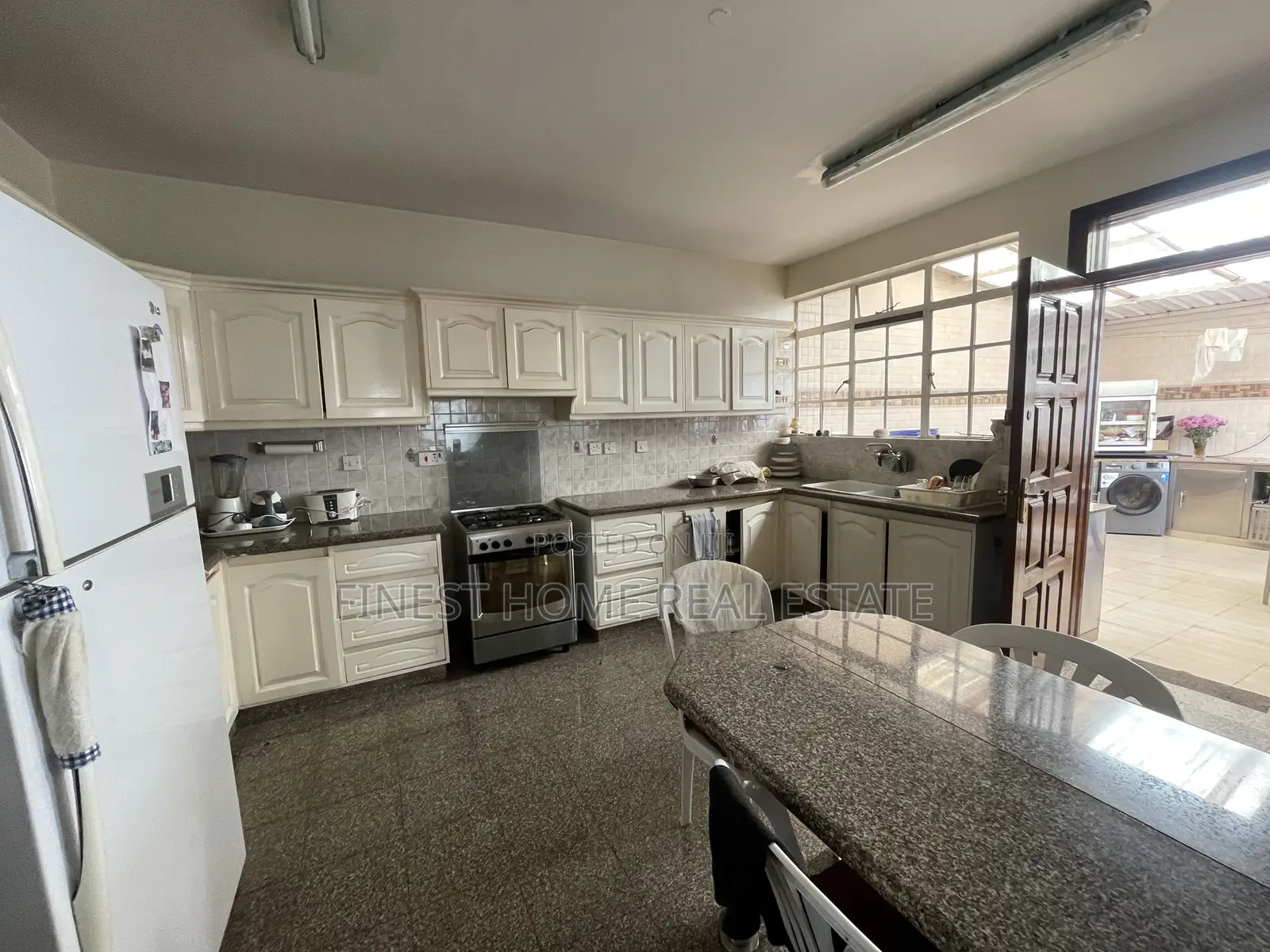5bdrm Townhouse/Terrace in Westlands, Riverside Drive for sale