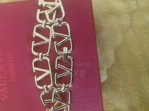 Stylish v Bracelet