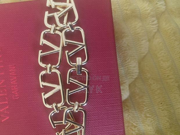 Stylish v Bracelet