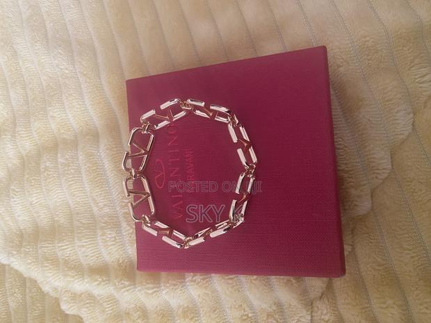 Stylish v Bracelet - thumbnail 5