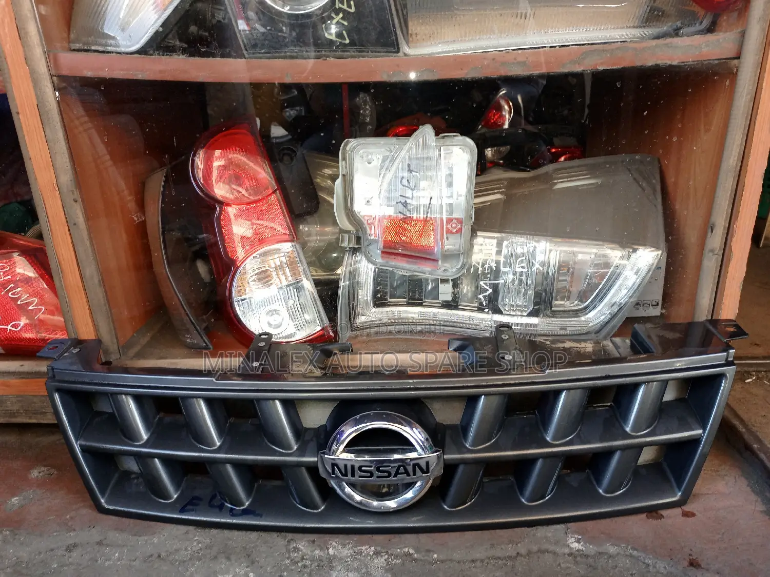 Nissan Xtrail NT31 Darkshade Front Grill