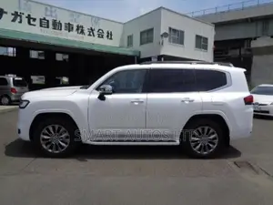 New Toyota Land Cruiser 2023 Pearl