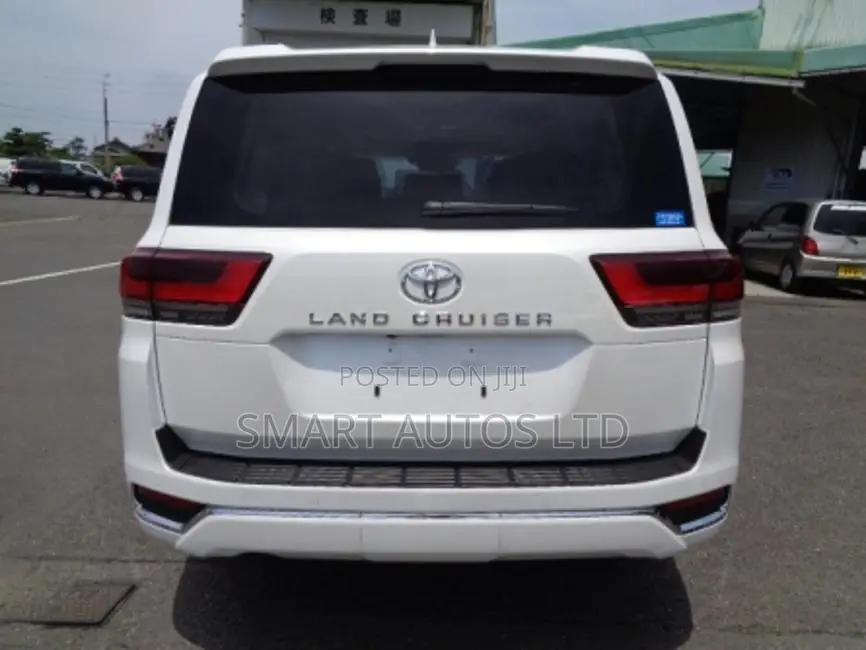 New Toyota Land Cruiser 2023 Pearl