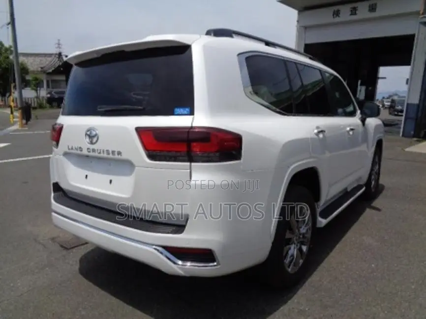 New Toyota Land Cruiser 2023 Pearl