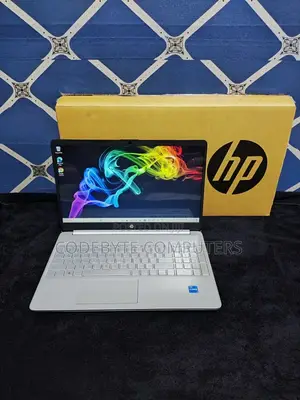 New Laptop HP 15S 8GB Intel Core I7 SSD 512GB
