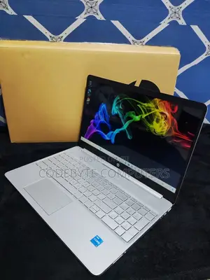 New Laptop HP 15S 8GB Intel Core I7 SSD 512GB