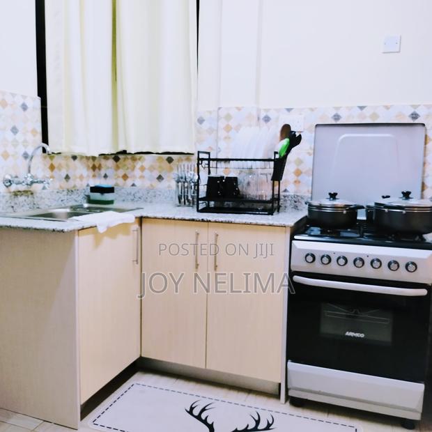 Cozy Airbnb Studio to Let - thumbnail 4