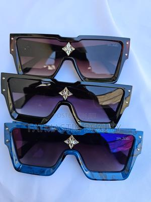 Trendy LV Sunglasses - thumbnail 2