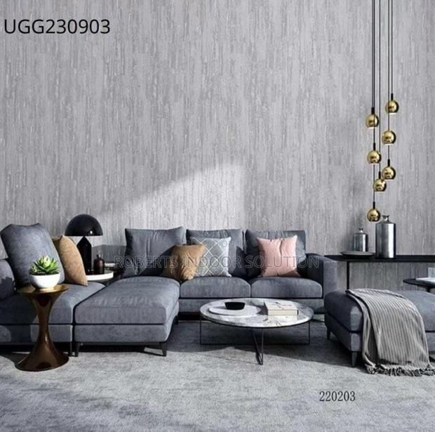Plain Light Grey Wallpaper