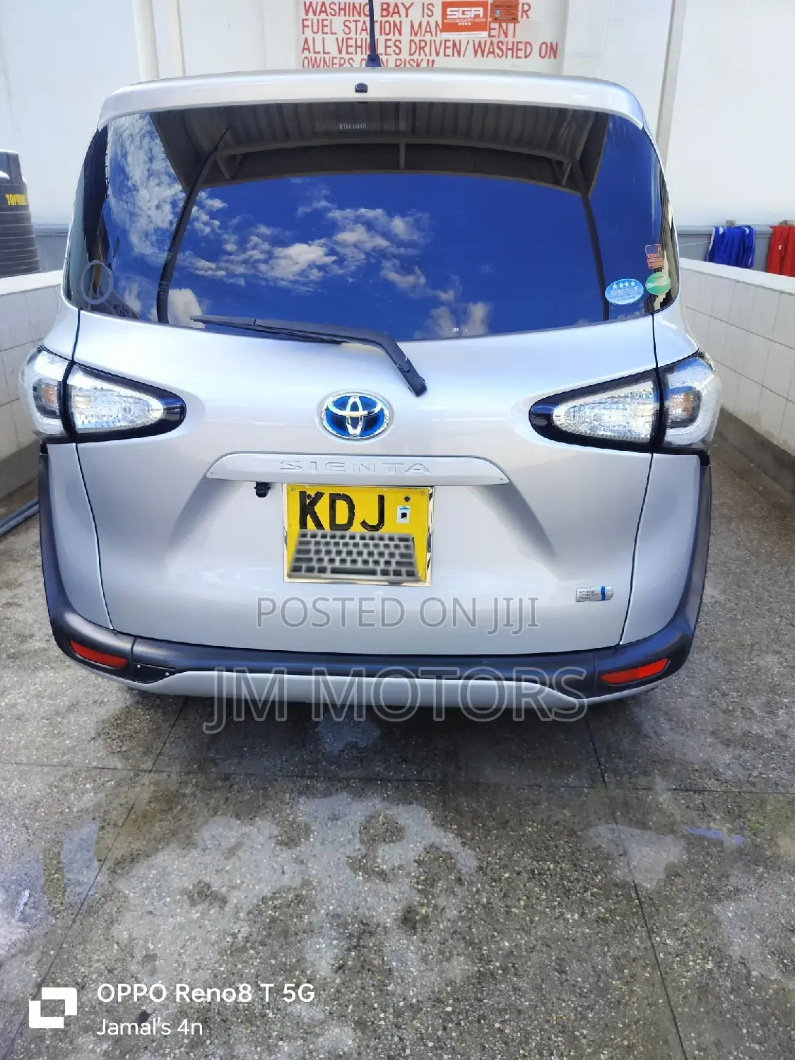 Toyota Sienta 2017 Silver