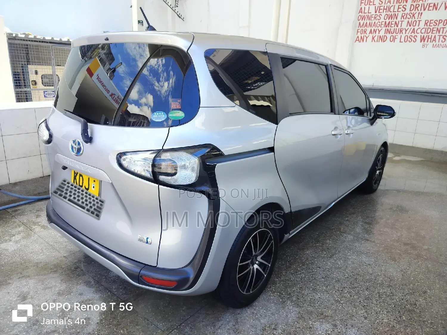 Toyota Sienta 2017 Silver