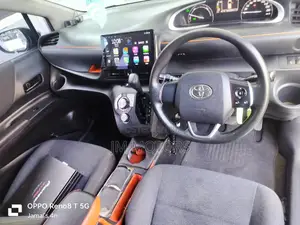 Toyota Sienta 2017 Silver