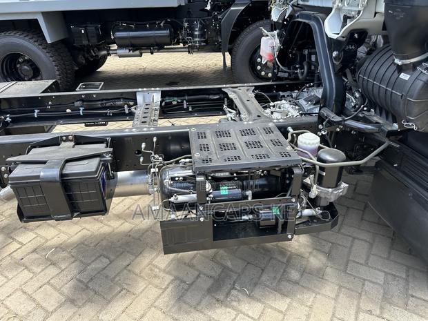 Brand New Isuzu FRR 2025 White - thumbnail 6