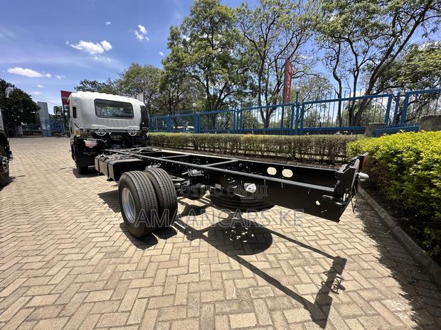 Brand New Isuzu FRR 2025 White - thumbnail 4
