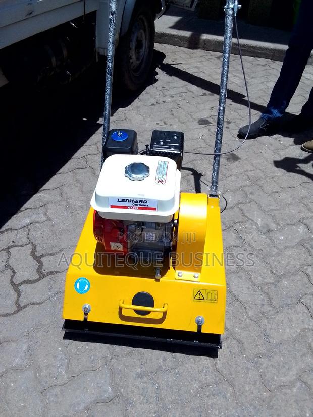 Plate Compactor. - main view