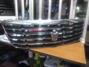 Toyota Crown 2005 Grill