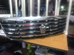 Toyota Crown 2005 Grill