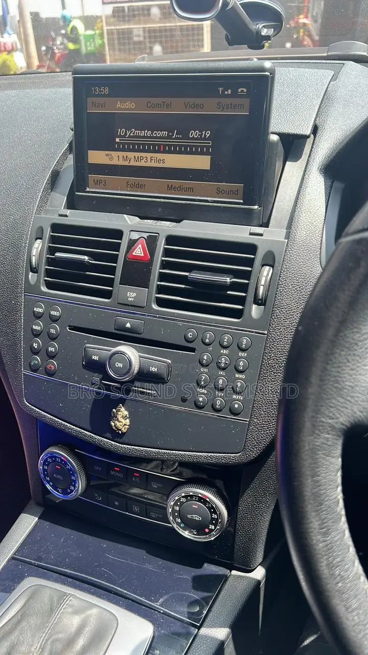 Mercedez Benz 9 INCH Radio